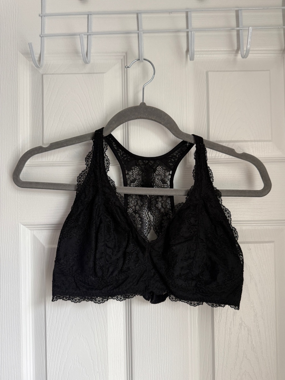 Unique Moments Black Lace Bralette Racerback Floral Scalloped Stretch Layering